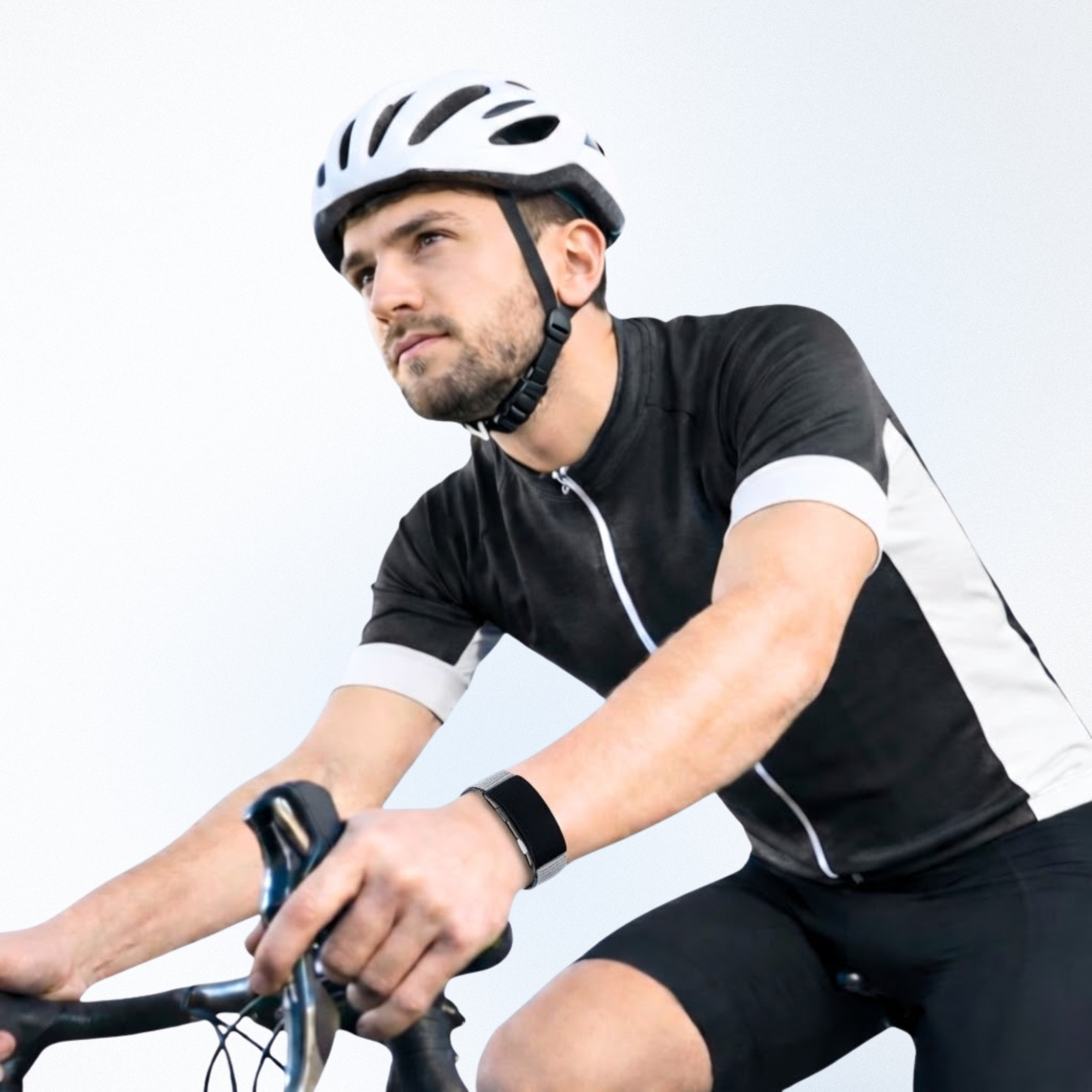 VITRO FITBAND for health monitoring with physical activity tracking. Use the multi sports mode to get performance insights.